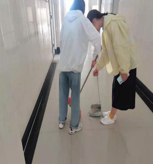 图片4.jpg 魅力工程----“爱国卫生”--工程学子在行动 第 4 张