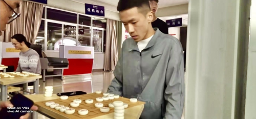 【魅力工程】纹评论道,乐在其中;横车纵马,稳操胜券”——第九届体育文化节暨首届“魅力杯”象棋大赛圆满结束! 第 5 张 【魅力工程】纹评论道,乐在其中;横车纵马,稳操胜券”——第九届体育文化节暨首届“魅力杯”象棋大赛圆满结束! 第 5 张