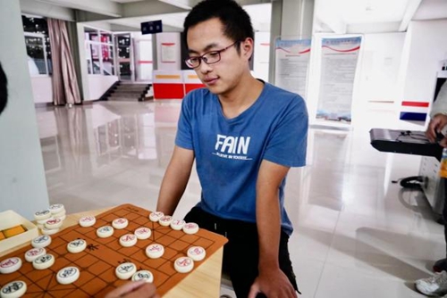 【魅力工程】纹评论道,乐在其中;横车纵马,稳操胜券”——第九届体育文化节暨首届“魅力杯”象棋大赛圆满结束! 第 6 张 【魅力工程】纹评论道,乐在其中;横车纵马,稳操胜券”——第九届体育文化节暨首届“魅力杯”象棋大赛圆满结束! 第 6 张