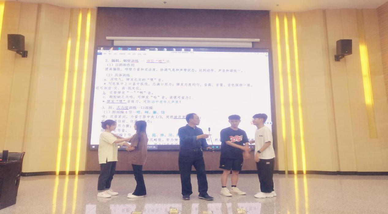 推广普通话，喜迎党的二十大” 第25届全国推广普通话宣传周 “教学中的科学用嗓”主题讲座圆满结束 第 2 张