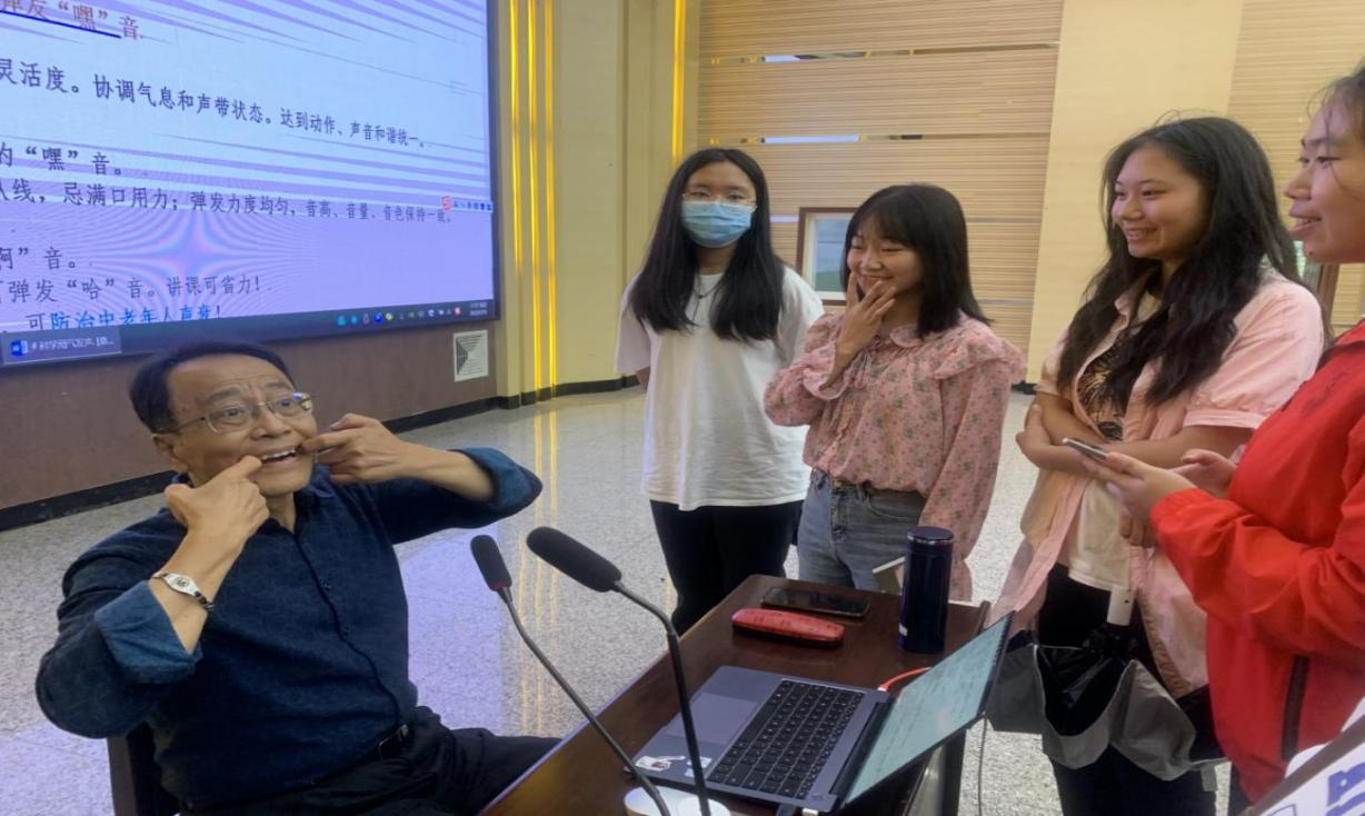 推广普通话，喜迎党的二十大” 第25届全国推广普通话宣传周 “教学中的科学用嗓”主题讲座圆满结束 第 3 张