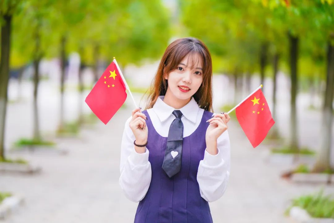 同心祝愿！云经管举行升旗仪式，共祝祖国生日快乐！ 第 17 张