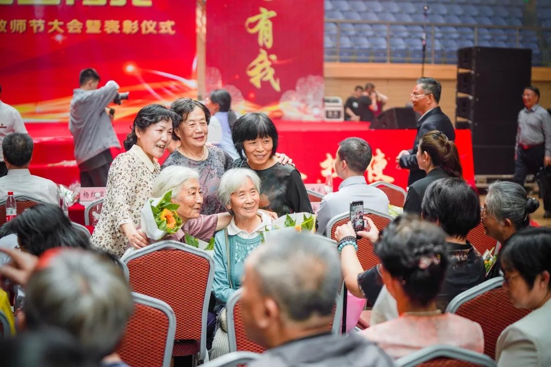 躬耕教坛，强国有我 | 云南经济管理学院隆重举行庆祝第39个教师节暨表彰大会 第 38 张