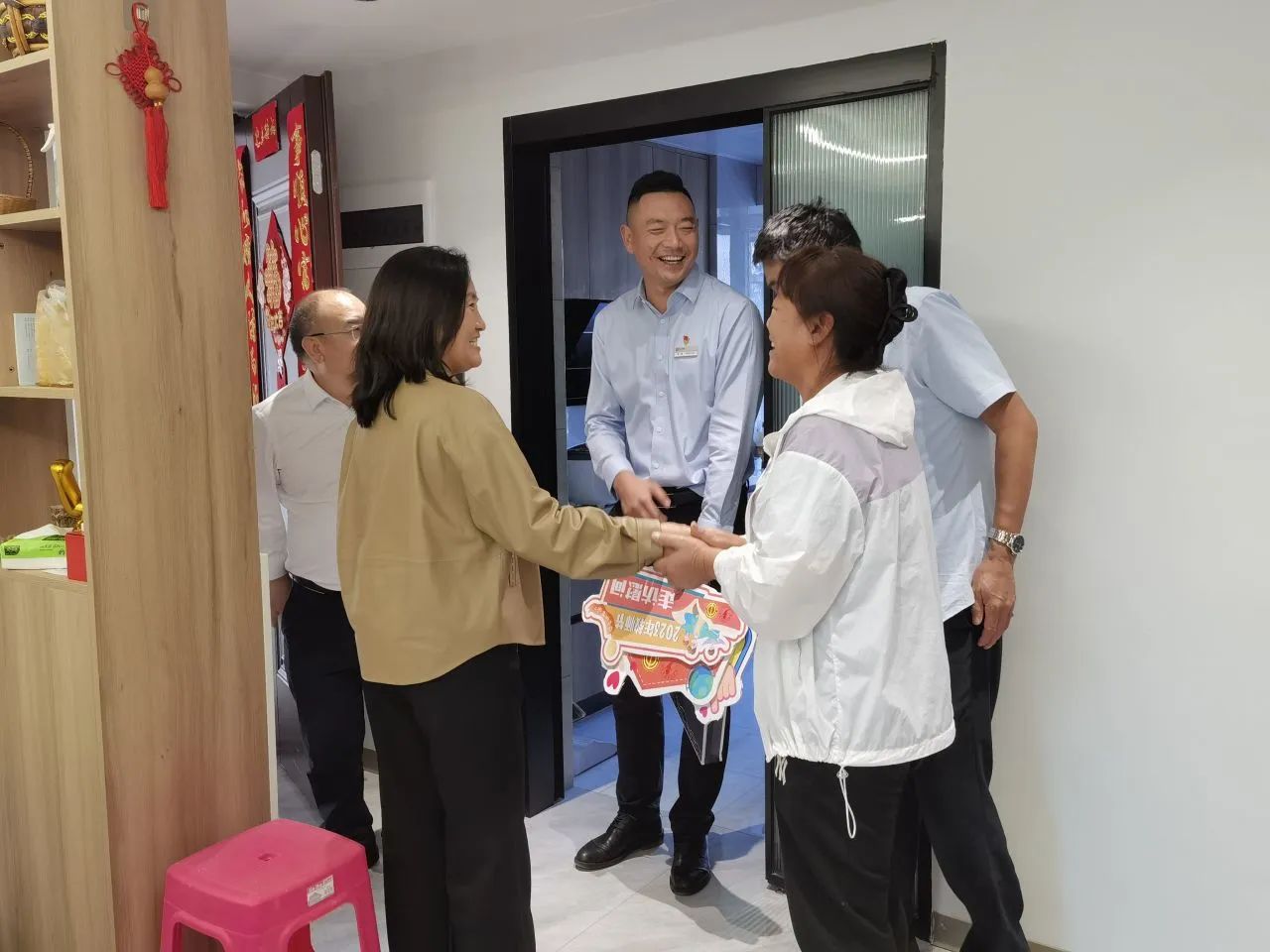 情系教师节 慰问暖人心 | 云南经济管理学院领导班子走访慰问一线教职员工 第 3 张