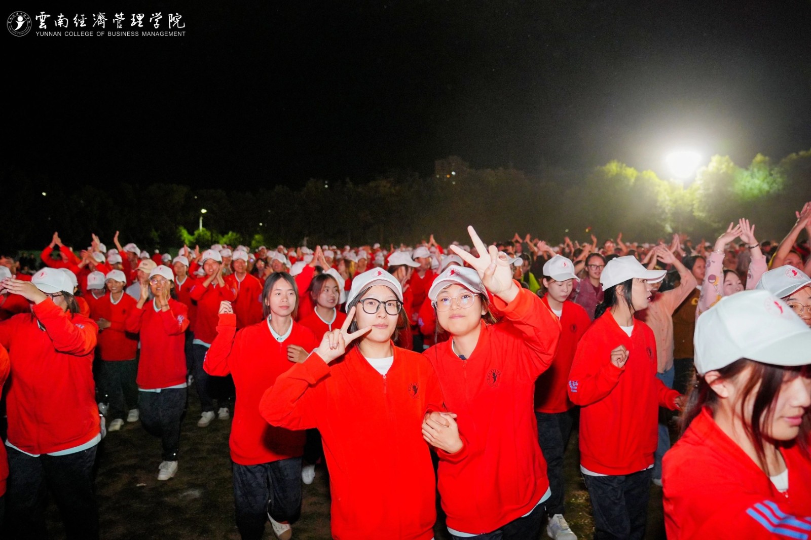 篝火凝聚民族情！这场新生篝火晚会满满“民族风” 第 23 张