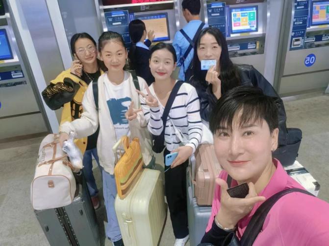 【实习专栏】以行践知，蓄势待发—— 艺术与传媒学院舞蹈专业毕业生赴河口实习 第 2 张