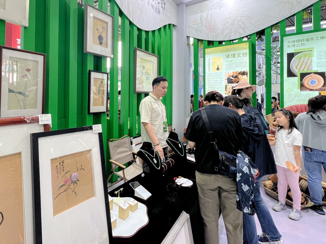 走出云南 走向世界｜云经管大学生孵化创业项目参加第四届中国—蒙古国博览会 第 7 张