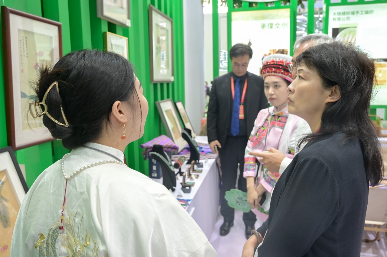 走出云南 走向世界｜云经管大学生孵化创业项目参加第四届中国—蒙古国博览会 第 8 张