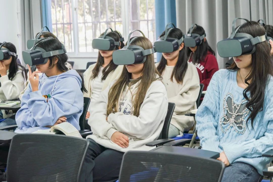 思政课还可以这样上？​VR体验式教学让思政课“活”起来 第 1 张