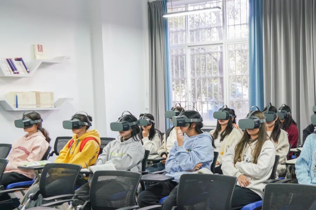 思政课还可以这样上？​VR体验式教学让思政课“活”起来 第 7 张