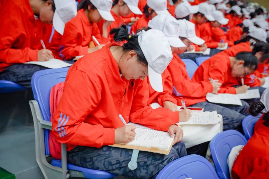 点燃爱国情！李继才将军带领经管学子重温党史，共筑强国梦 第 8 张