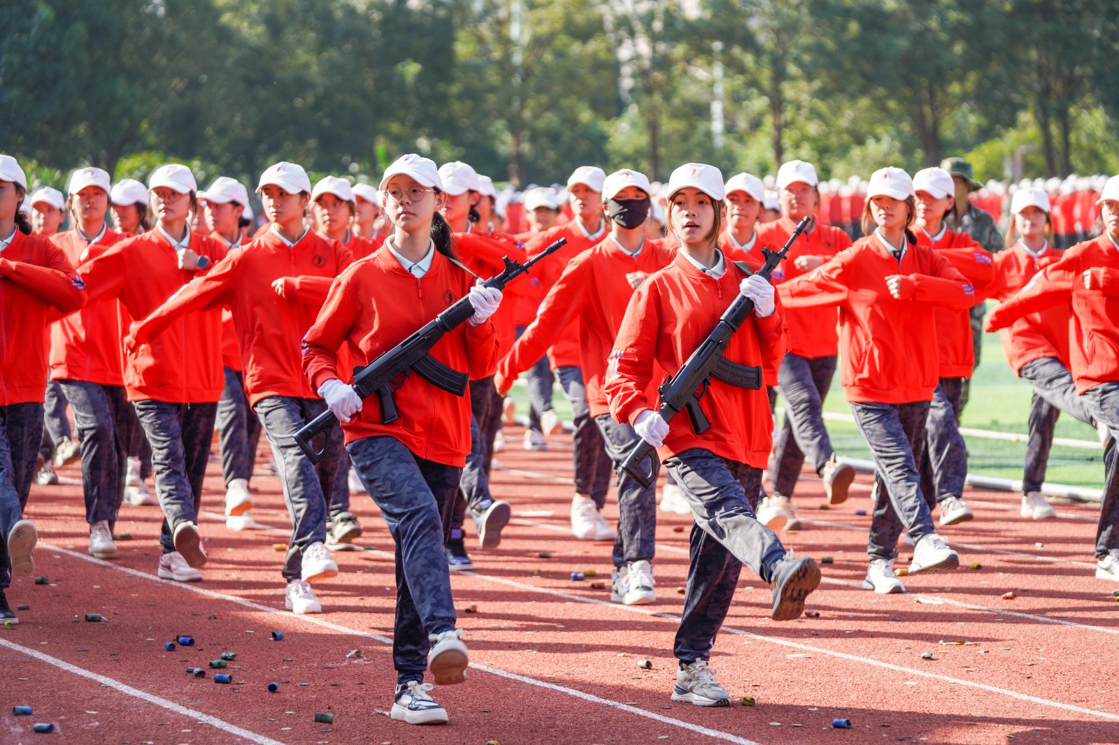 云经管2024级新生开学典礼暨军事课结课仪式隆重举行 第 7 张