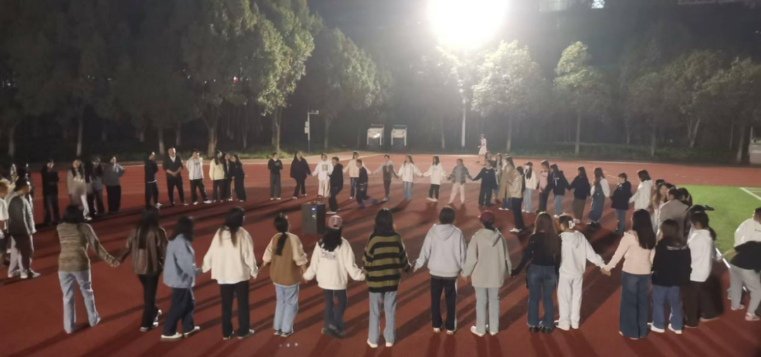 活力打跳,共筑青春记忆 | 财会金融学院学生先锋队开展团建活动 第 3 张 活力打跳,共筑青春记忆 | 财会金融学院学生先锋队开展团建活动 第 3 张