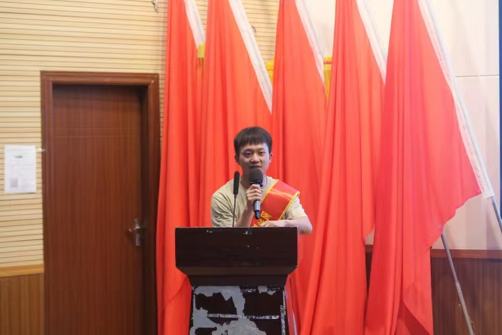 医学院开展第二届“筑梦·星使者” 学生讲师聘任仪式 暨优良学风建设系列之以榜样树学风活动启动仪式 第 5 张 医学院开展第二届“筑梦·星使者” 学生讲师聘任仪式 暨优良学风建设系列之以榜样树学风活动启动仪式 第 5 张