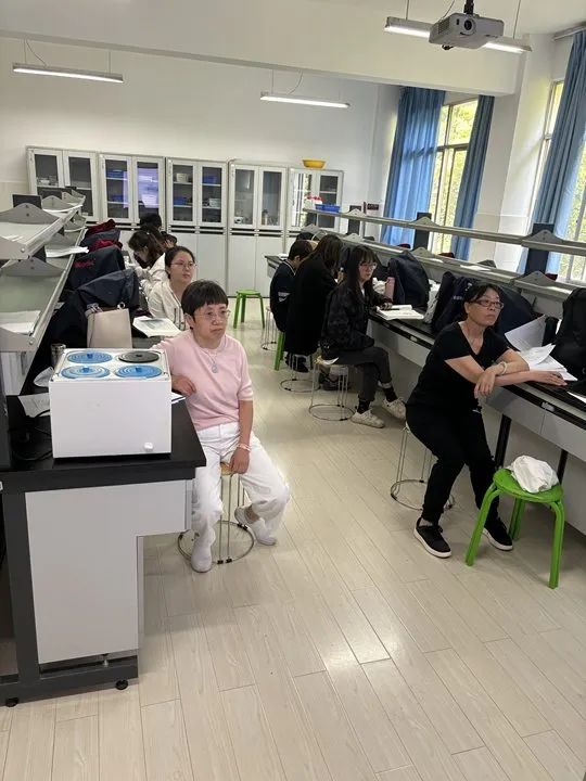 展课堂风采,促教师成长——基础医学系生理学课程精心打造“精彩一课”,全力备战本科评估 第 1 张 展课堂风采,促教师成长——基础医学系生理学课程精心打造“精彩一课”,全力备战本科评估 第 1 张