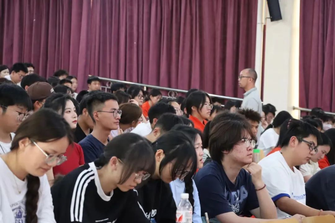 医学院“青马工程”培训之写好一份合格的活动策划书 第 4 张