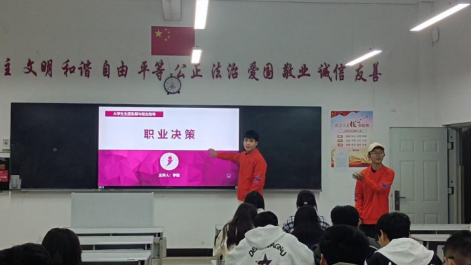 屏幕截图 2025-04-22 221830.png