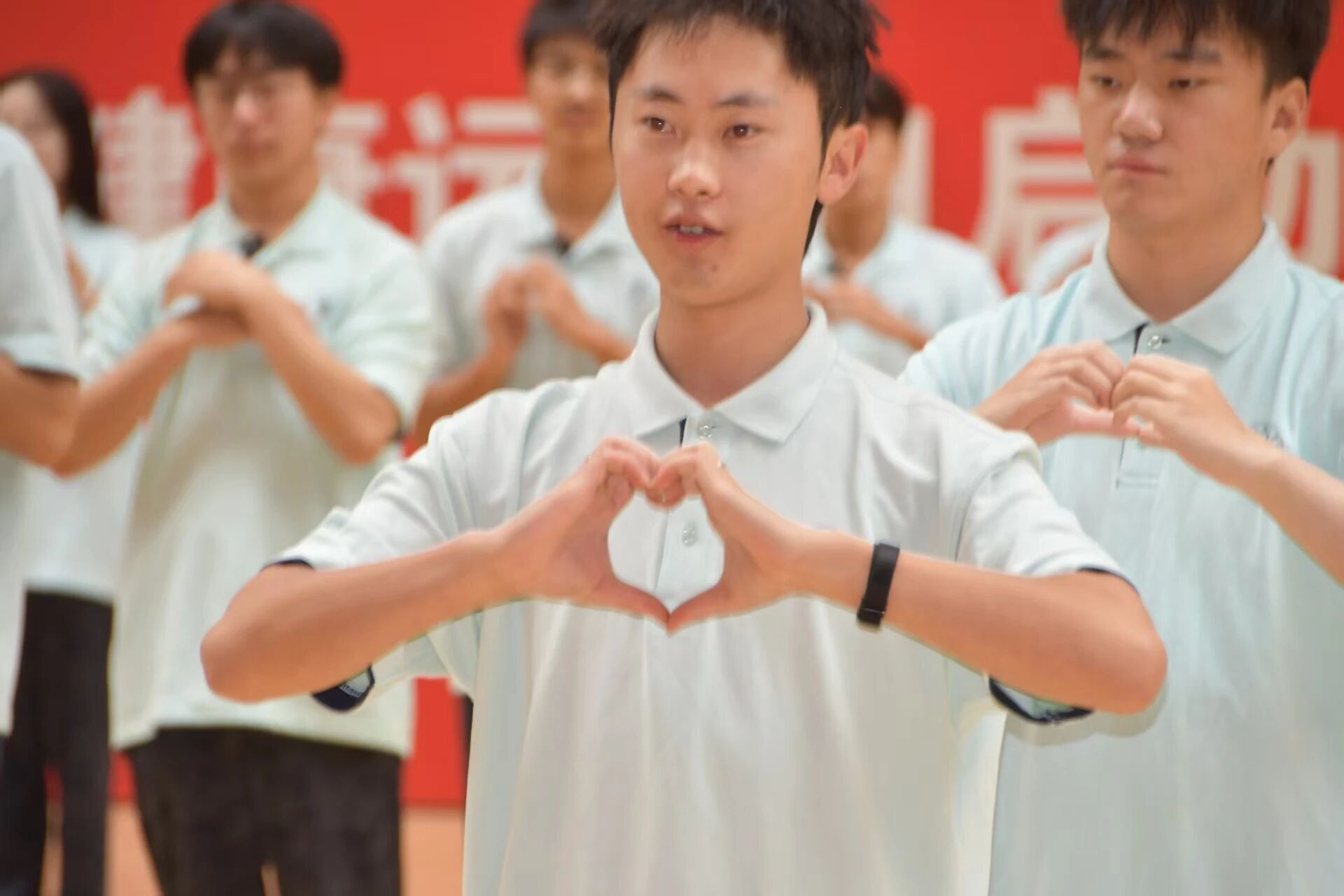 学院资讯 | 财经商贸学院第一届手语大赛暨健康运动日启动仪式圆满举办 第 5 张 学院资讯 | 财经商贸学院第一届手语大赛暨健康运动日启动仪式圆满举办 第 5 张