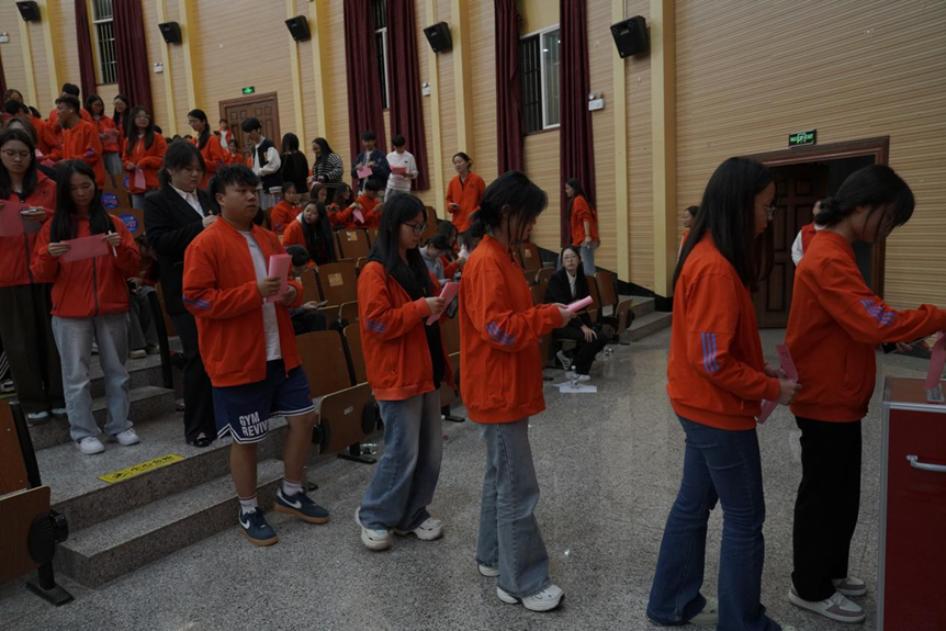 学院资讯 | 财经商贸学院第一次学生代表大会隆重召开 第 13 张 学院资讯 | 财经商贸学院第一次学生代表大会隆重召开 第 13 张