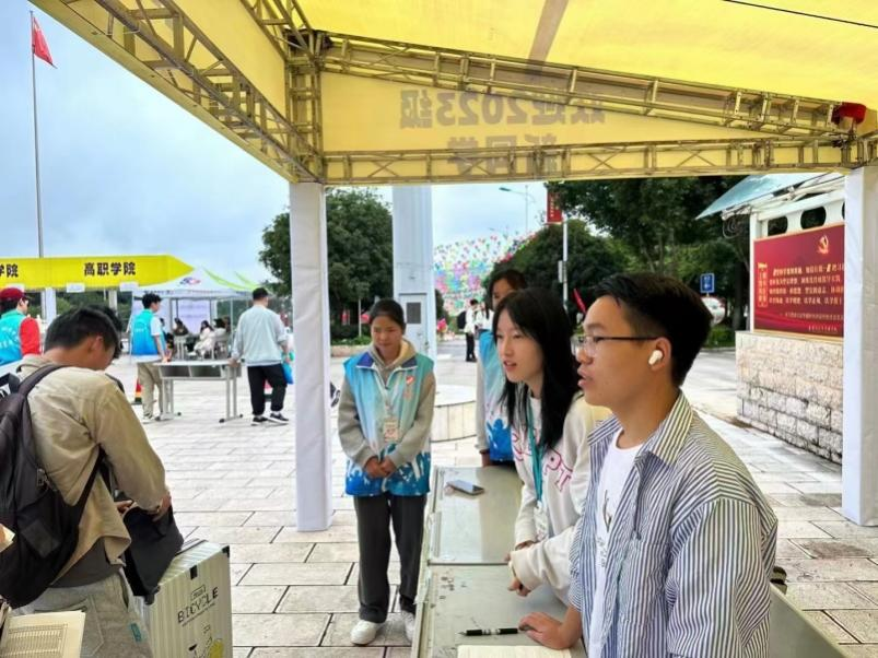 优秀学子|从校园到职场：一位贸易经济专业优秀毕业生的成长之路 第 3 张