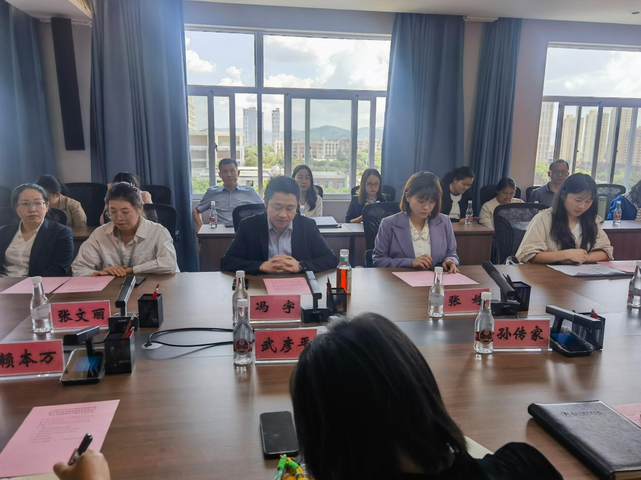 500强服务企业健之佳集团到云南经济管理学院进行教师节慰问交流 第 3 张