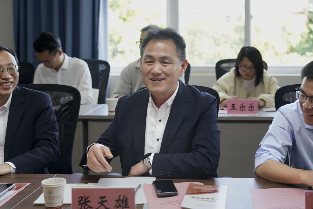 云经管举行“相敬如‘滨’ 海纳英才”2026届毕业生专场招聘会 第 15 张